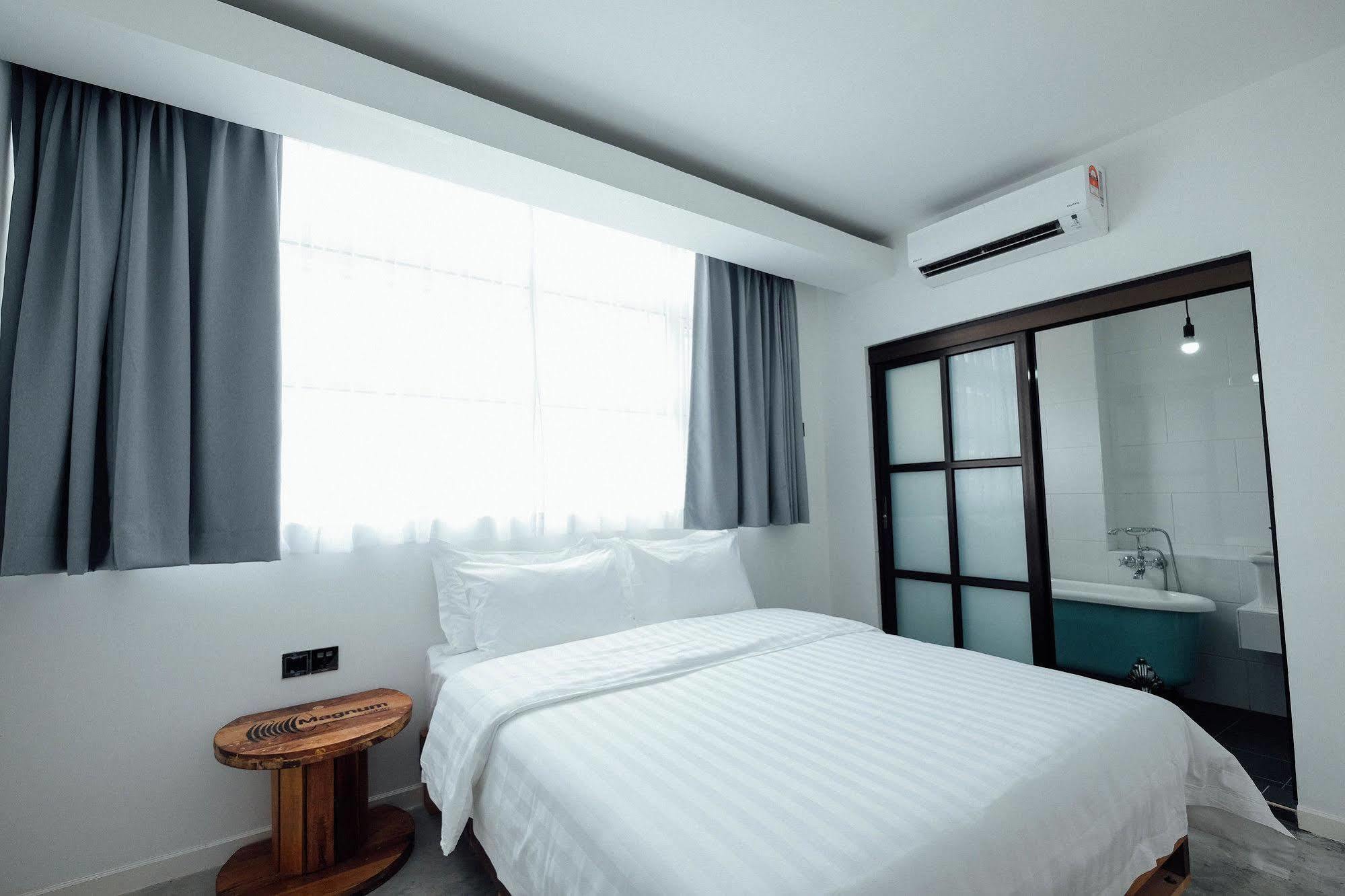 White Loft Hotel Malakka Dış mekan fotoğraf