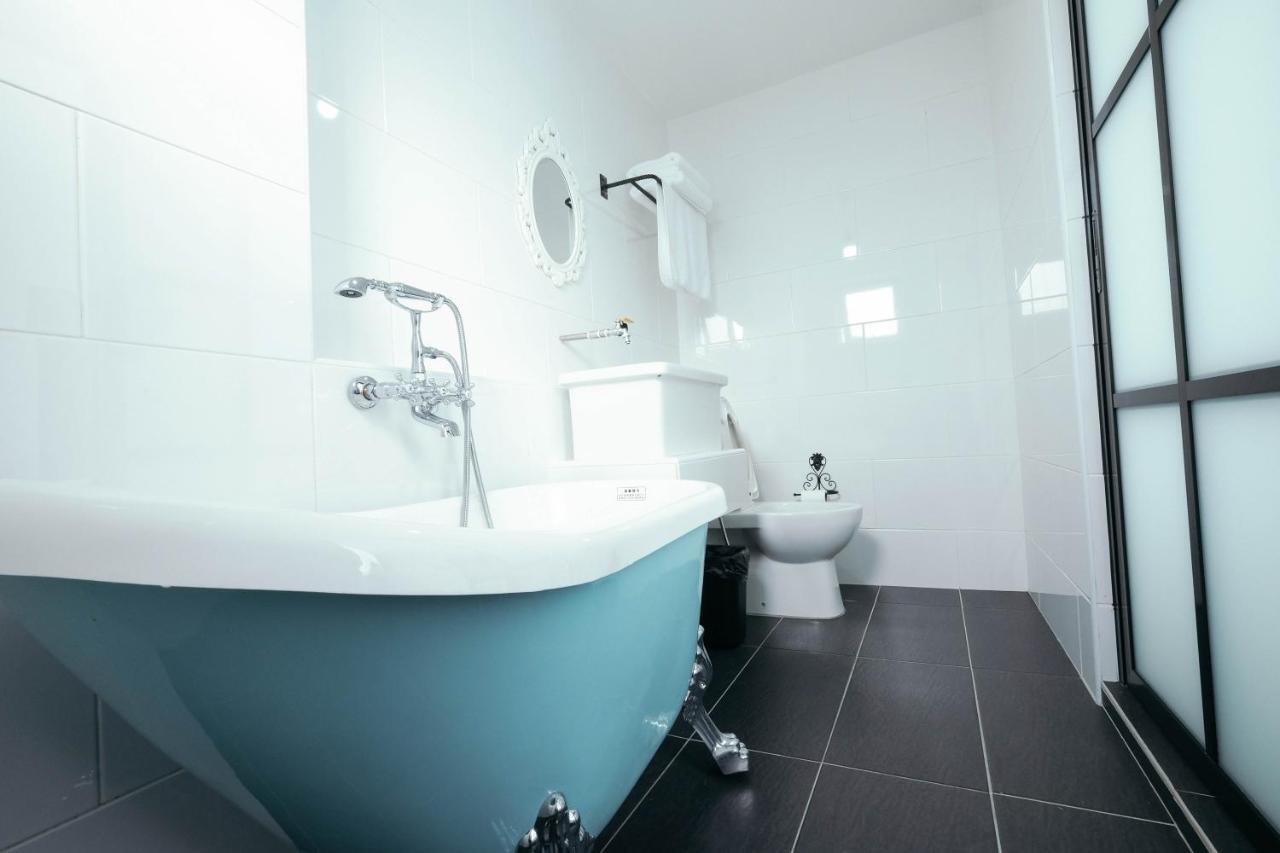 White Loft Hotel Malakka Oda fotoğraf